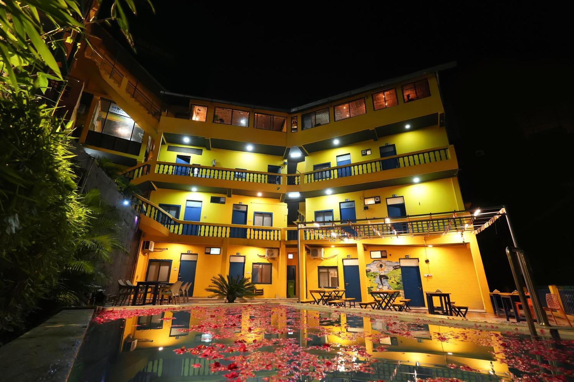 Shalom Backpackers Rishikesh Vandrehjem Eksteriør billede